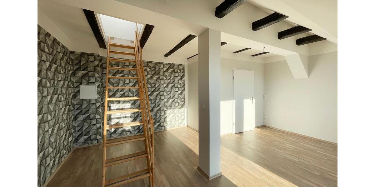 Großzügige 3-Raum-Dachgeschosswohnung mit Balkon und Stellplatz 3 zimmer