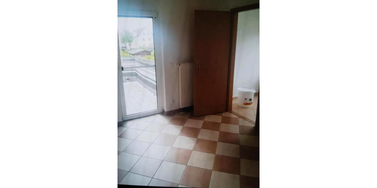 Etagenwohnung Schkopau - 4 Zimmer, 120 m&sup2;, 1.100&euro; | Angebot:25396495