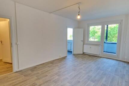 *Ab 01.03.2026*„Klein, fein, himmlisch: 1-Zimmer mit Balkon und Aufzug über den Dächern der Stadt“ 1 zimmer