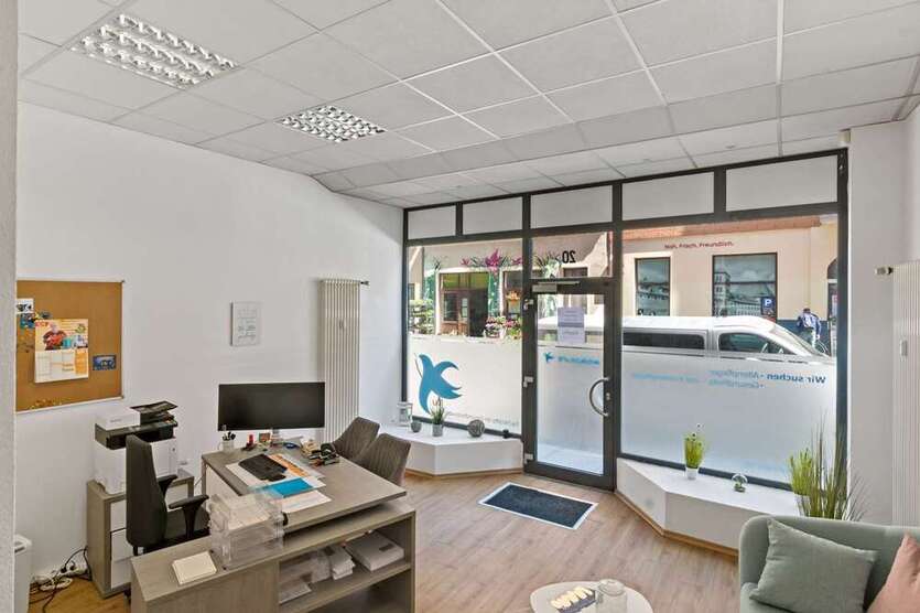 Einzelhandel in Halle 570 € 72 m²
