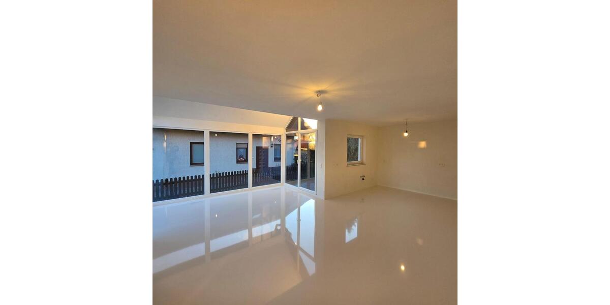 Einfamilienhaus Hohenmölsen - 5 Zimmer, 121 m&sup2;, 349.000&euro; | Angebot:25924980