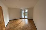 Freistehendes Architektenhaus mit traumhaftem Grundstück + Pool in der Nähe des Herzzentrums