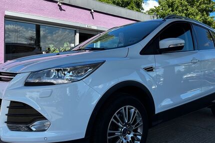 Ford Kuga 126.061 km 9.990 &euro; Kabelsketal OT Gröbers 06184