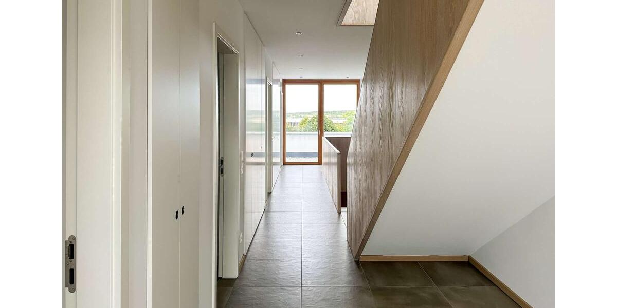 Einfamilienhaus Zwenkau - 6 Zimmer, 257 m&sup2;, 3.000&euro; | Angebot:24474777