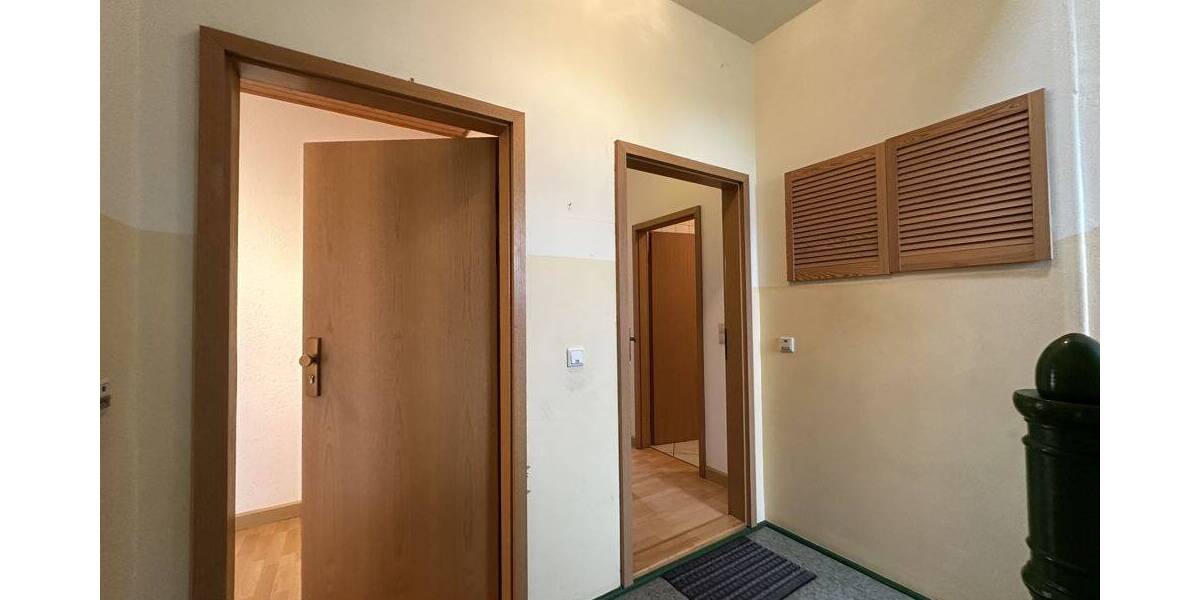 Etagenwohnung Lützen - 4 Zimmer, 120 m&sup2;, 900&euro; | Angebot:26797660