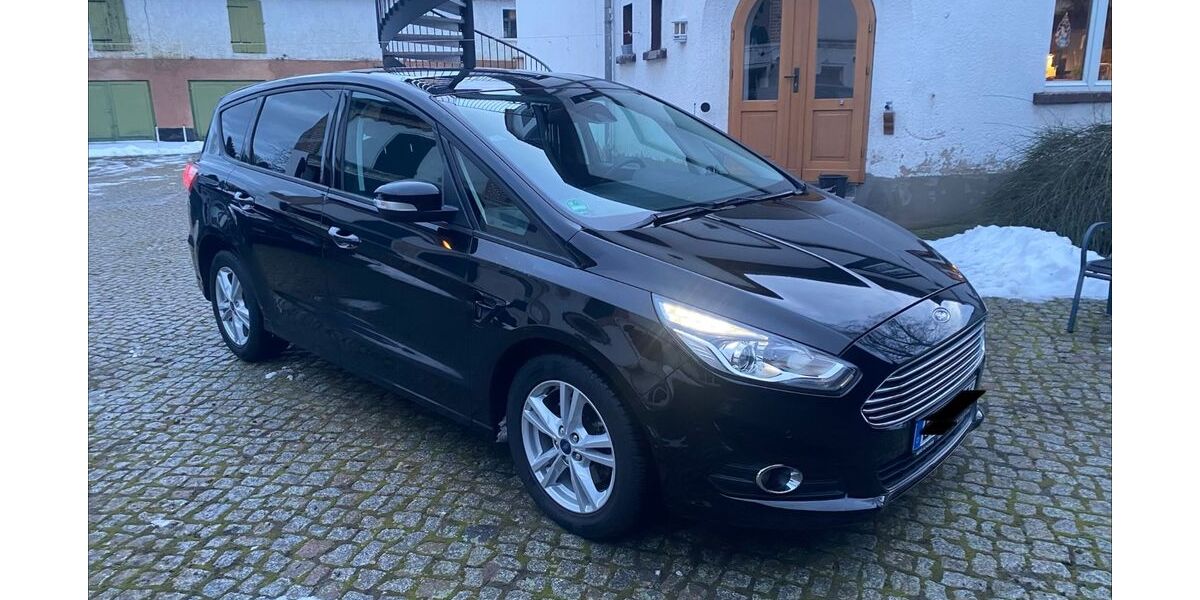 Ford S-Max 216.000 km 11.450 &euro; Elstertrebnitz 04523