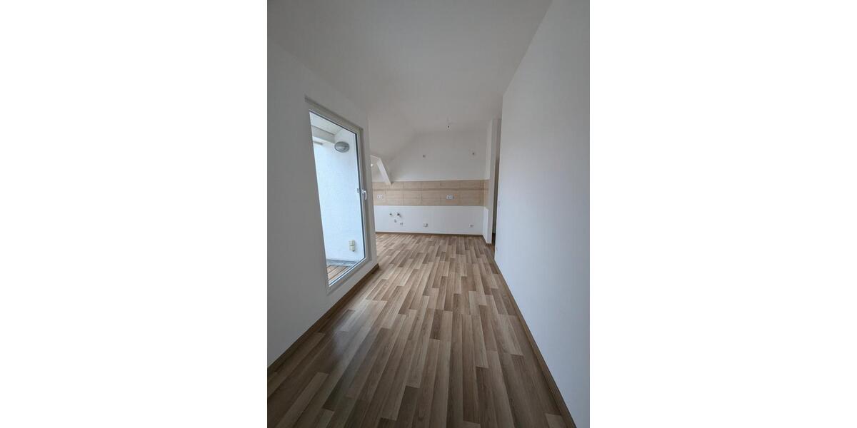 Dachgeschoßwohnung Leipzig Südost - 4 Zimmer, 145 m&sup2;, 1.399&euro; | Angebot:25717040