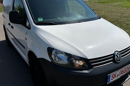 VW Caddy 141.000 km 7.999 € HALLE 06116