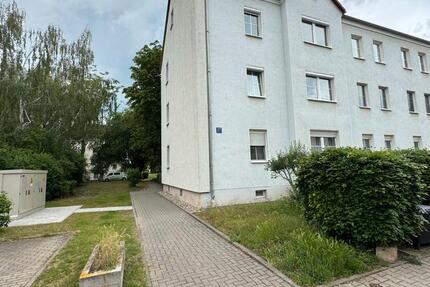 Wohnung Leuna - 3 Zimmer, 68 m&sup2;, 520&euro; | Angebot:27585025