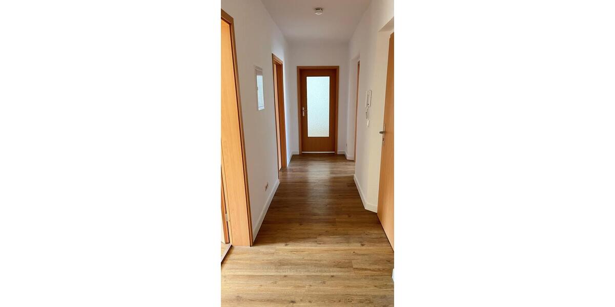 Etagenwohnung Schkeuditz - 5 Zimmer, 94 m&sup2;, 775&euro; | Angebot:26662737