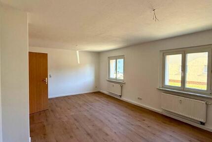 Wohnung Zwenkau - 3 Zimmer, 66 m&sup2;, 560&euro; | Angebot:25319772