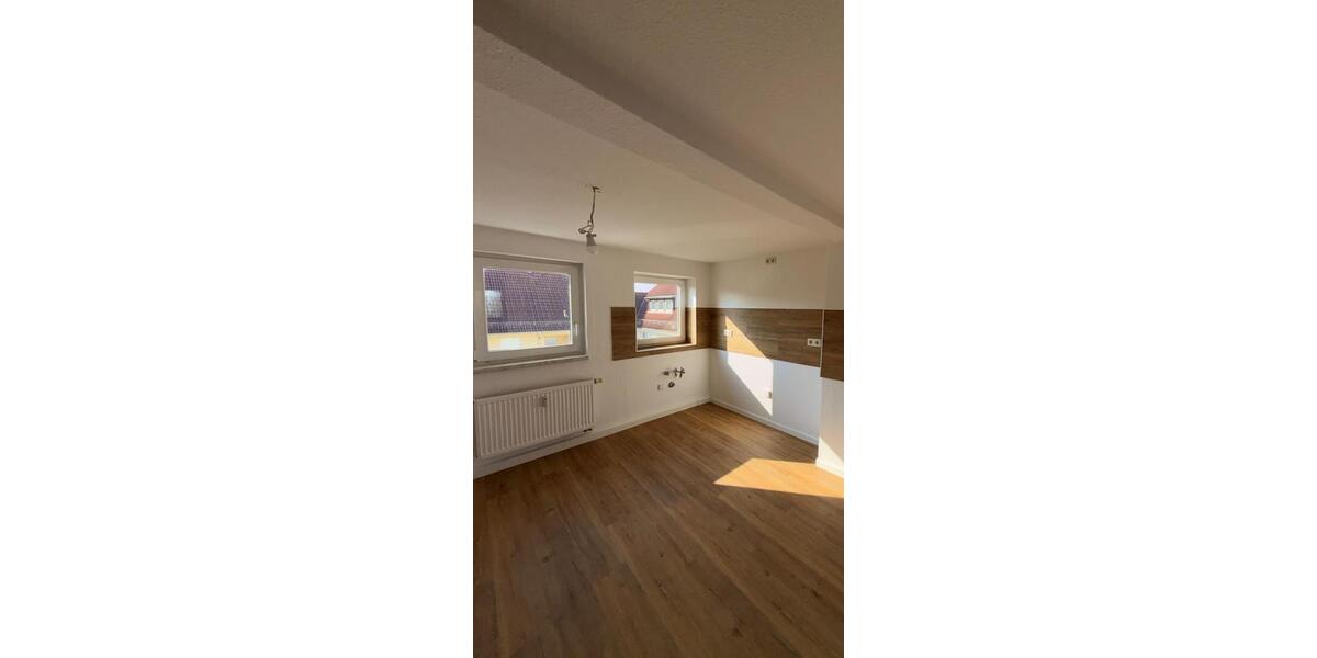 Dachgeschoßwohnung Schkeuditz - 4 Zimmer, 75 m&sup2;, 599&euro; | Angebot:26233936