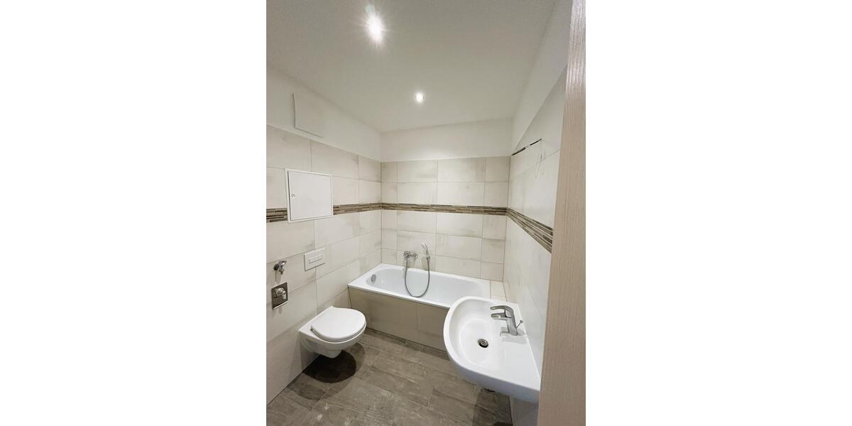 Etagenwohnung Wurzen - 2.5 Zimmer, 63 m&sup2;, 345&euro; | Angebot:25921327