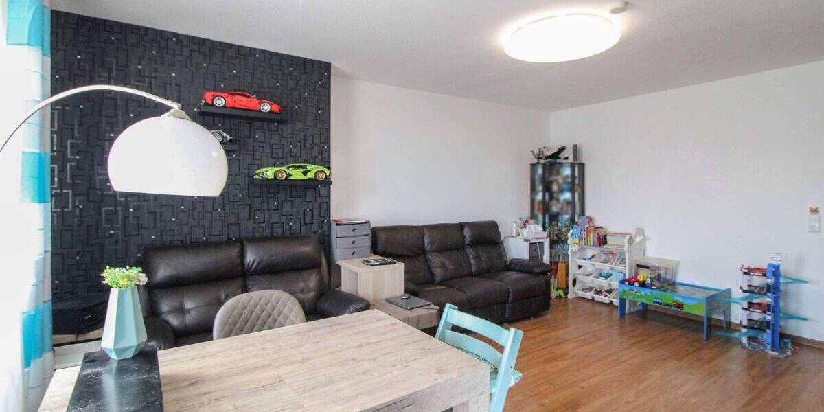 Ort der Gemütlichkeit: bezugsfreie, barrierearme 3-Zi.-Whg. + 2 TG-Stellplätze in Leipzig-Lindenthal 3 zimmer