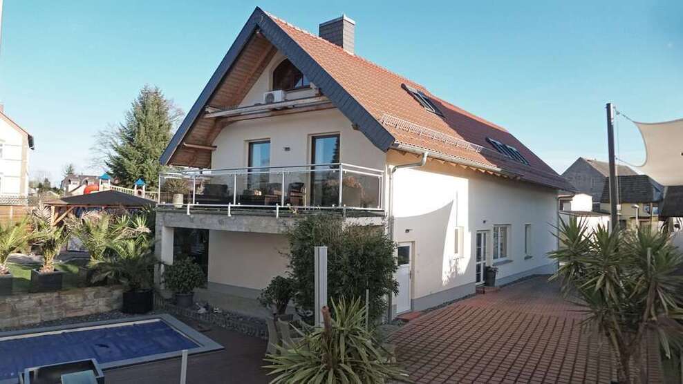 Haus zum Kaufen in Groitzsch 490.000 € 235 m²