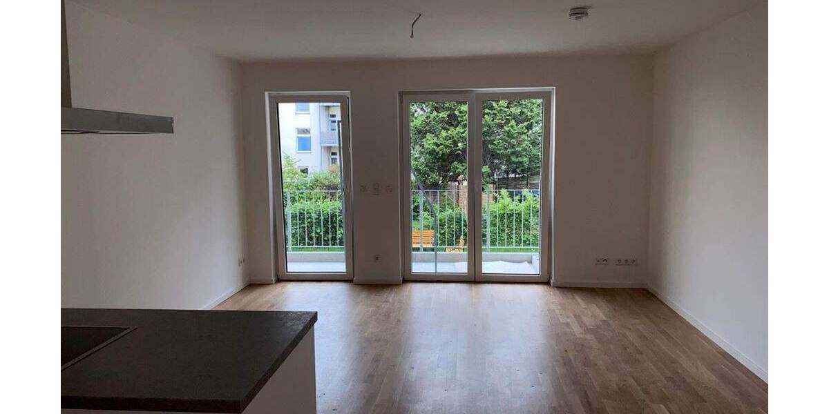 Stötteritz* Neubau* Zweitbezug* altersgerechte Whg* hell* Balkon hofseitig* offene Küche mit EBK 2 zimmer