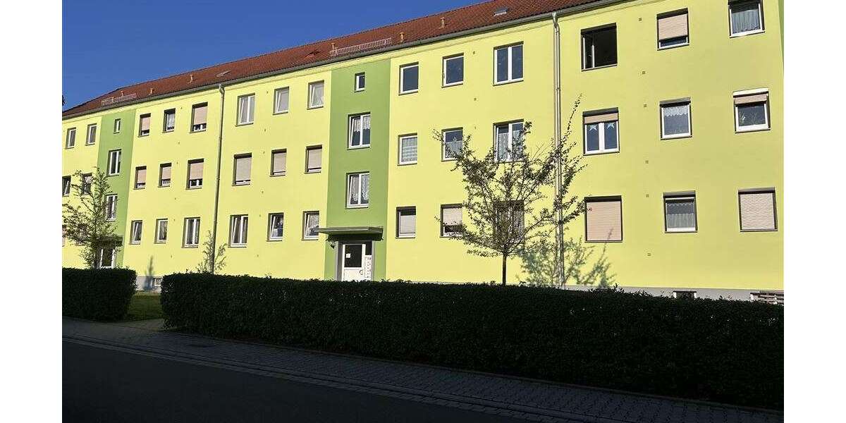 Etagenwohnung Hohenmölsen - 3 Zimmer, 61 m&sup2;, 75.000&euro; | Angebot:25201072