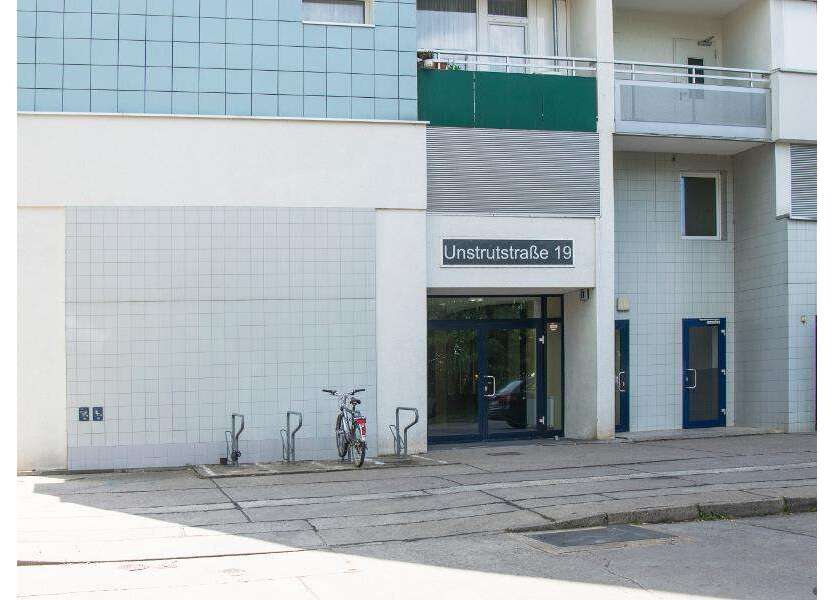 Wohnung zum Mieten in Halle (Saale) 266 € 44.96 m²