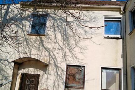 Haus Wurzen - 8 Zimmer, 220 m&sup2;, 98.000&euro; | Angebot:26665275