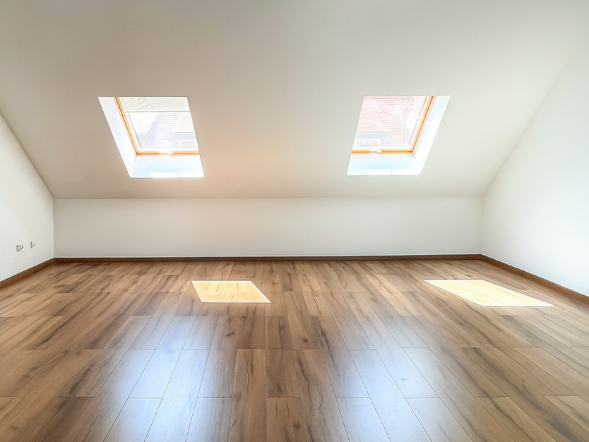 Gute Ausstattung I Einbauküche I Stellplatz und Loggia