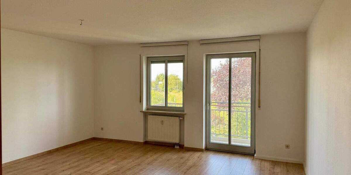 Etagenwohnung Schkeuditz Dölzig - 3 Zimmer, 76 m&sup2;, 170.000&euro; | Angebot:25701608