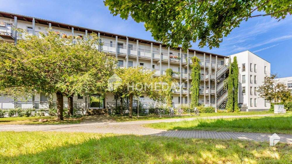 Zentral gelegen & dennoch ruhig: Helle Etagenwohnung mit praktischem Komfort & Tiefgaragenstellplatz 2 zimmer