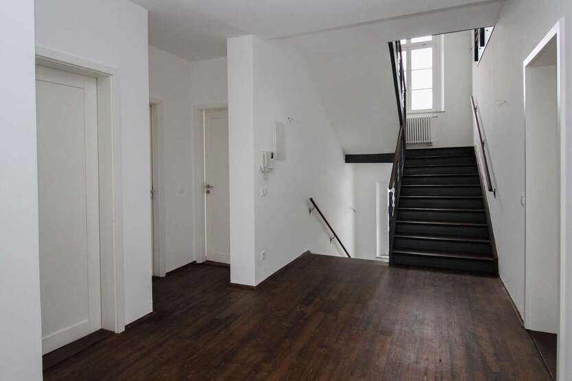 Traumhafte Stadtvilla in Bestlage: Direkt am Rosental mit viel Platz und großem Garten! 8 zimmer