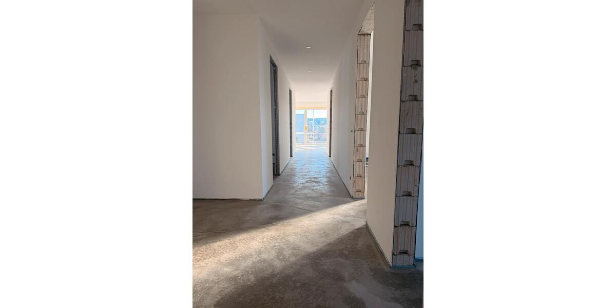 Neubau: Exklusive 5-Zimmer-Wohnung mit Garten, Kamin & Parkett 5 zimmer