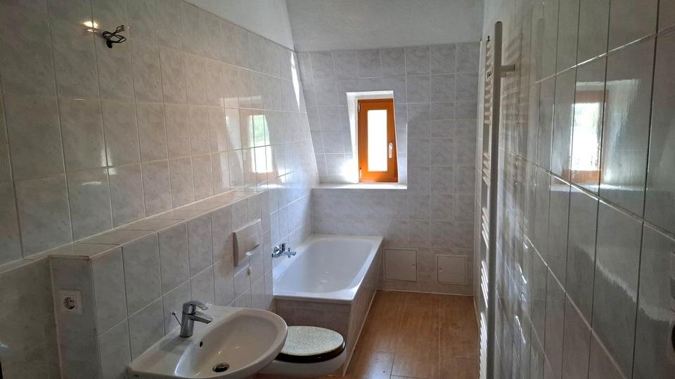 Dachgeschoßwohnung Leipzig Nordwest - 4 Zimmer, 90 m&sup2;, 999&euro; | Angebot:26678723