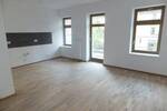 Frisch saniert: Großzügige 3-Z-Wohnung mit EBK und 11 m² großem Balkon