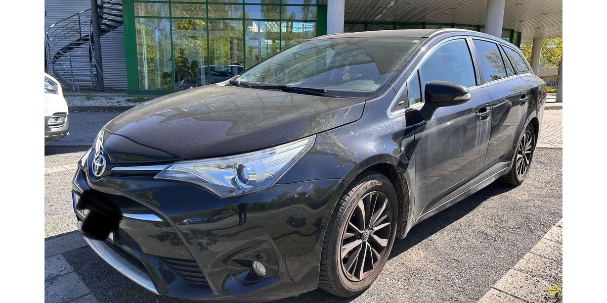 Toyota Avensis 88.000 km 15.990 &euro; Leipzig 04347