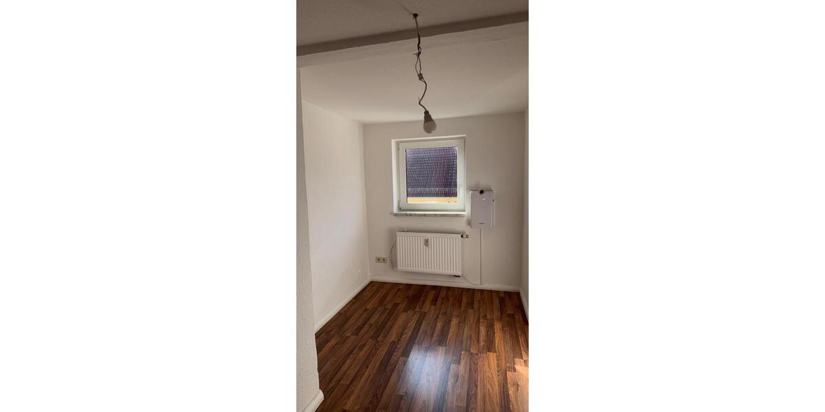 Dachgeschoßwohnung Schkeuditz - 4 Zimmer, 75 m&sup2;, 599&euro; | Angebot:26233936