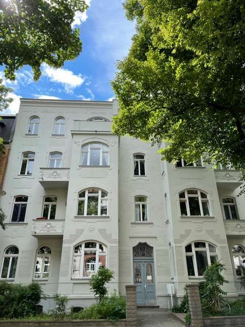 Wohnung zum Mieten in Halle 330 € 33 m²