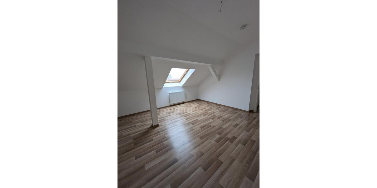 Dachgeschoßwohnung Leipzig Südost - 4 Zimmer, 145 m&sup2;, 1.399&euro; | Angebot:25717040