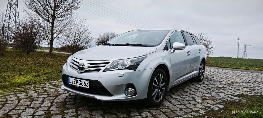 Toyota Avensis 141.900 km 11.900 &euro; Leipzig 04205