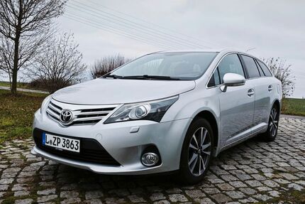 Toyota Avensis 141.900 km 11.999 &euro; Leipzig 04205