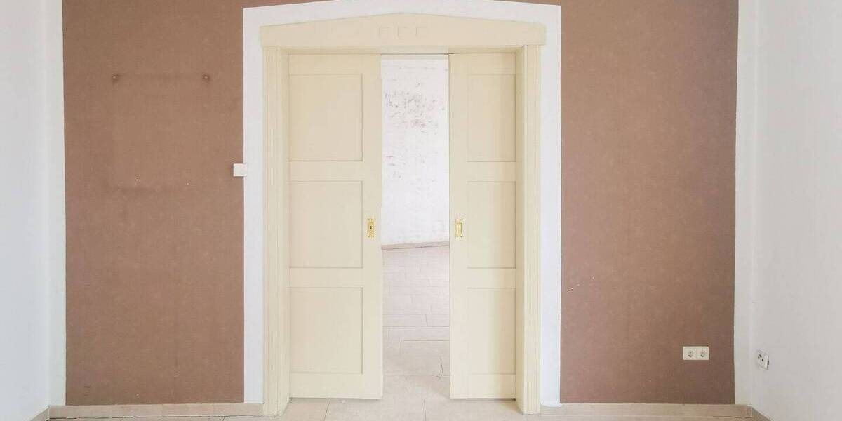 Arbeiten und Wohnen, kleines MFH oder Mehrgenerationenhaus - teilsaniert, individuell gestaltbar 9 zimmer