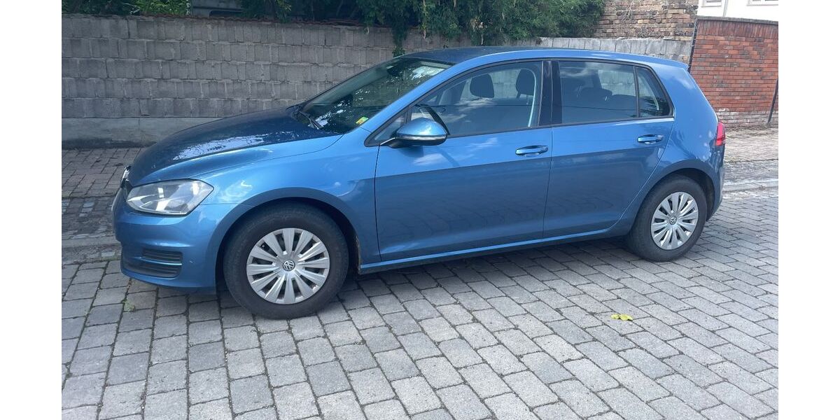 VW Golf 119.000 km 8.400 &euro; Leuna 06237