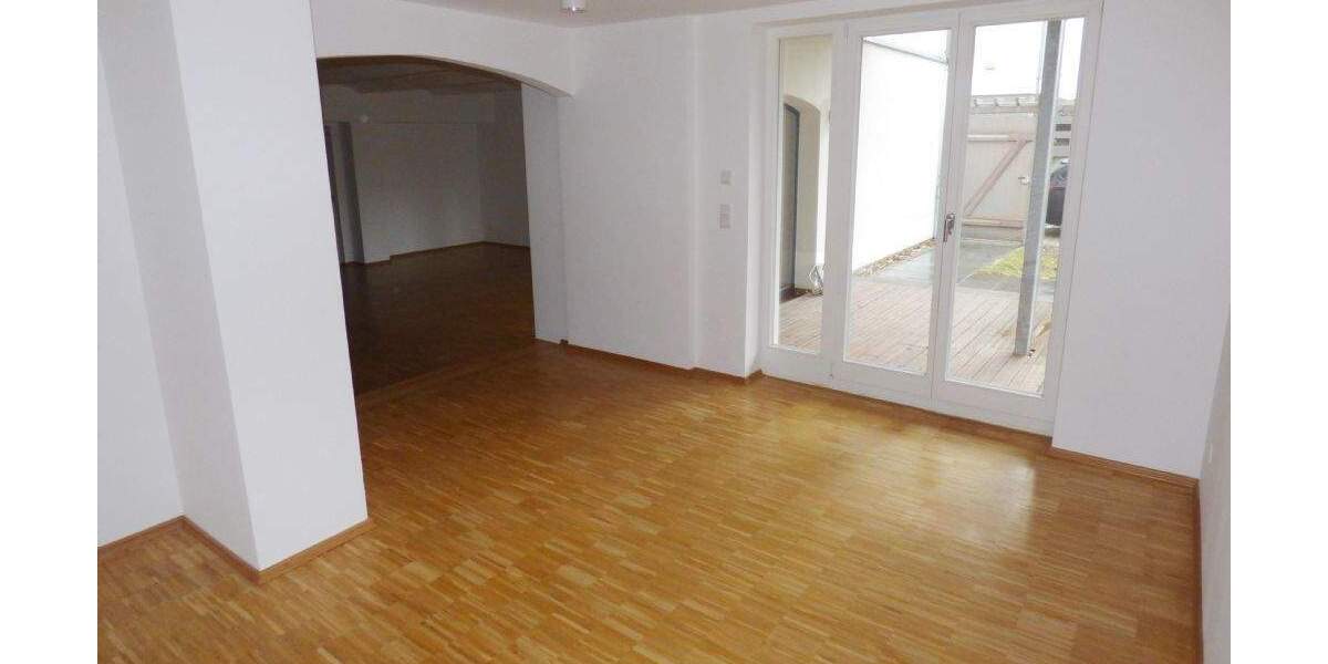 Etagenwohnung Leipzig Südvorstadt - 5 Zimmer, 212 m&sup2;, 2.332&euro; | Angebot:26474731