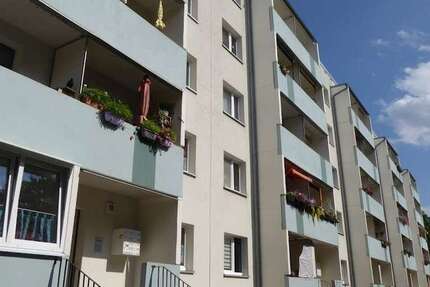 Wohnung zum Mieten in Halle (Saale) 344 € 57.31 m²