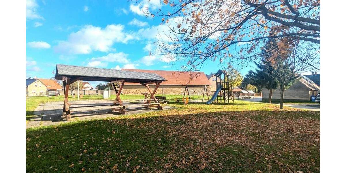 Hochwertig saniert: Event-Location + 3 Wohnungen | Photovoltaik | Optional mit Bauland! zimmer