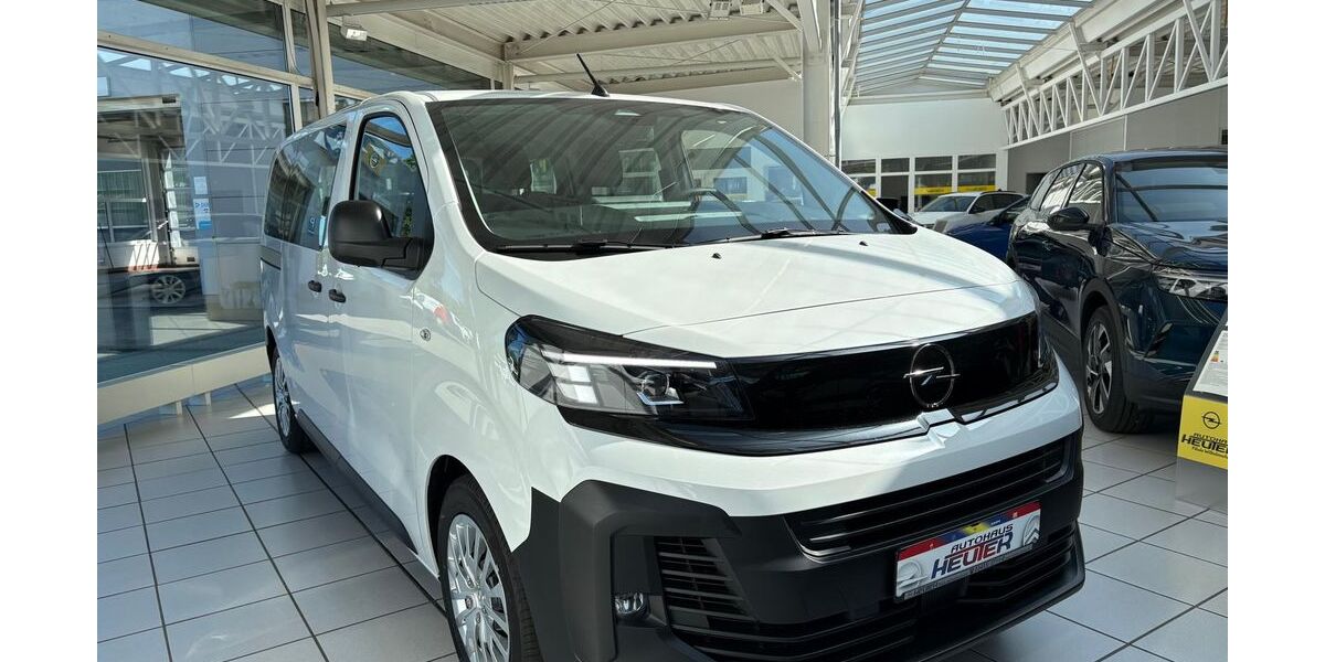 Opel Vivaro 2.000 km 34.990 &euro; Borna 04552