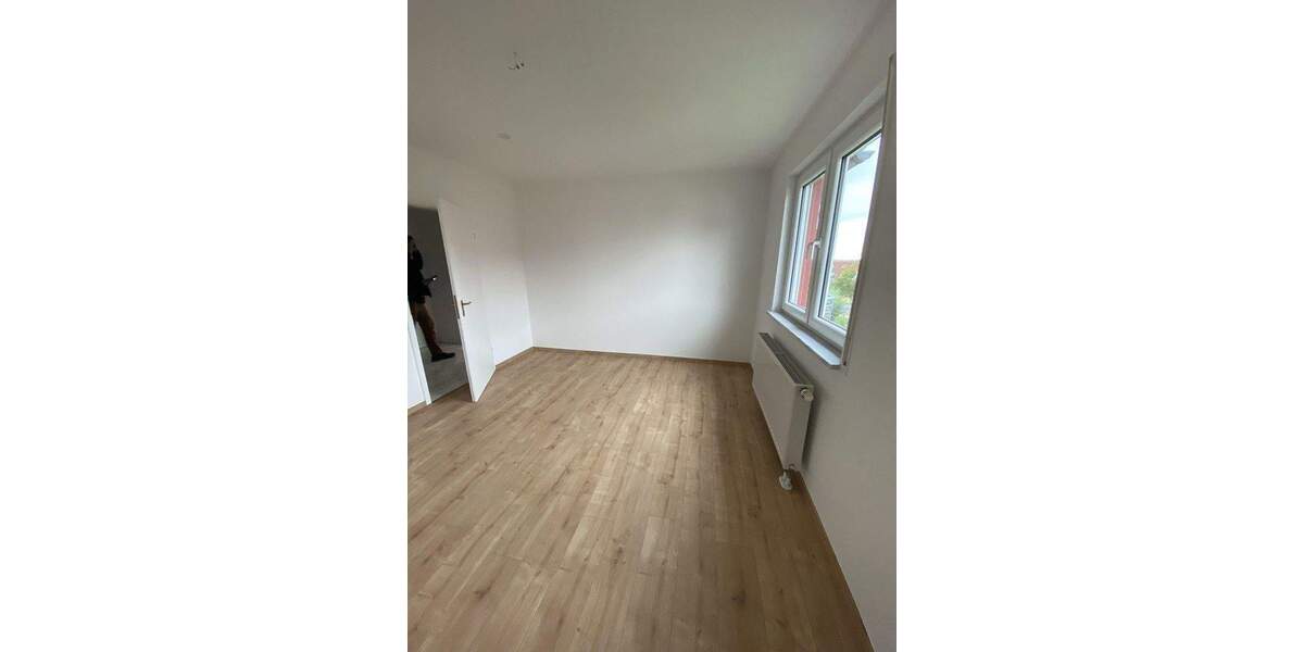 Etagenwohnung Schkopau Ermlitz - 2 Zimmer, 62 m&sup2;, 530&euro; | Angebot:25305155