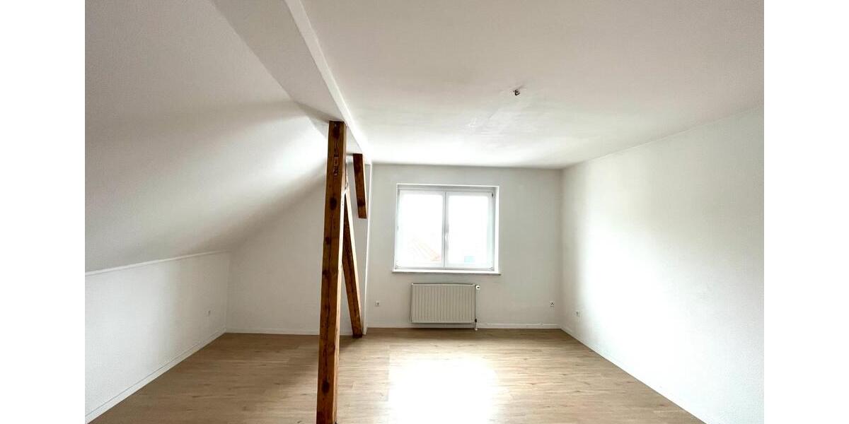 Dachgeschoßwohnung Eilenburg - 2.5 Zimmer, 78 m&sup2;, 735&euro; | Angebot:25160557