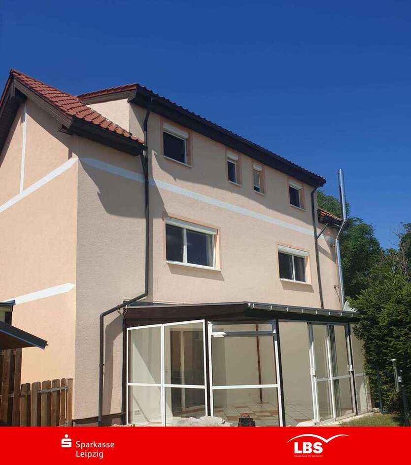 Haus zum Kaufen in Zwenkau 590.000 € 239.31 m²