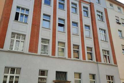 Wohnung zum Mieten in Halle (Saale) 389 € 50.37 m² 2 zimmer