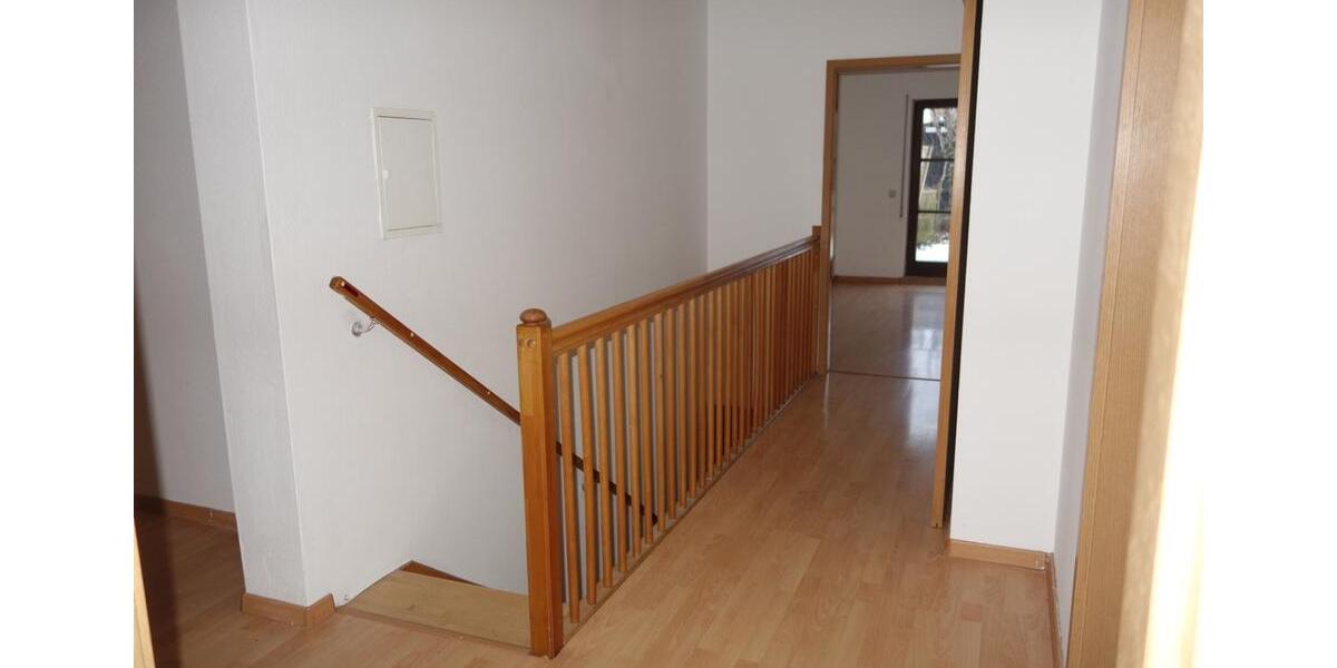 Große EG-4-Zimmer-Wohnung mit Gartenanteil und Stellplatz 4 zimmer