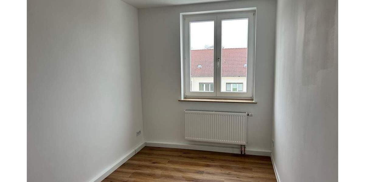 Etagenwohnung Hohenmölsen - 3 Zimmer, 61 m&sup2;, 75.000&euro; | Angebot:25836818