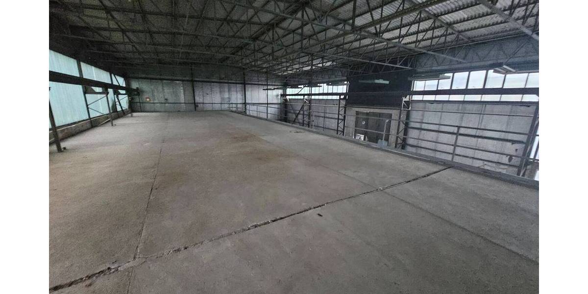 Freistehende, pfeilerfreie Halle in ruhiger Lage mit Büro-Lagerebene, Freifläche möglich zimmer