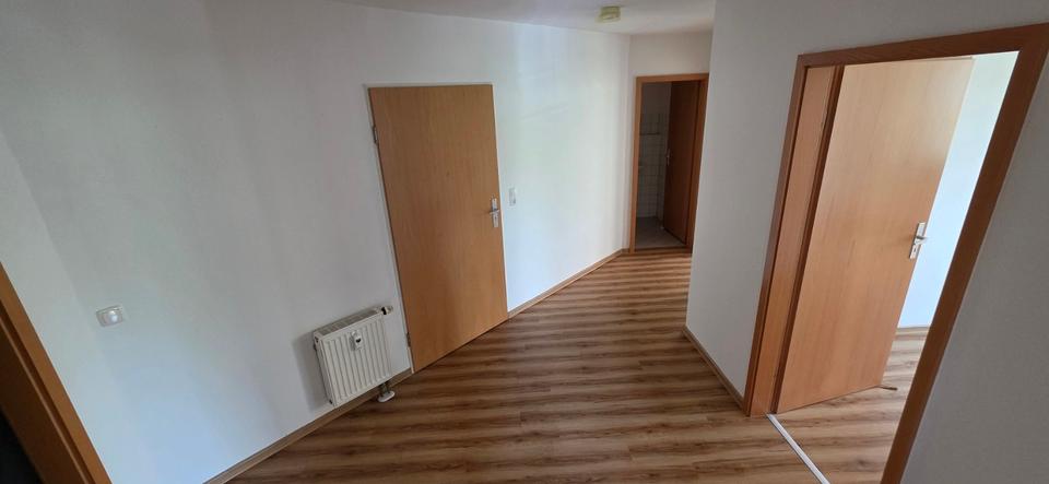 Etagenwohnung Schkeuditz - 3 Zimmer, 83 m&sup2;, 200.000&euro; | Angebot:27270870